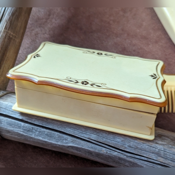 Antique 1930-1940 Celluloid Vanity 3 Piece Set - Picture 5 of 10